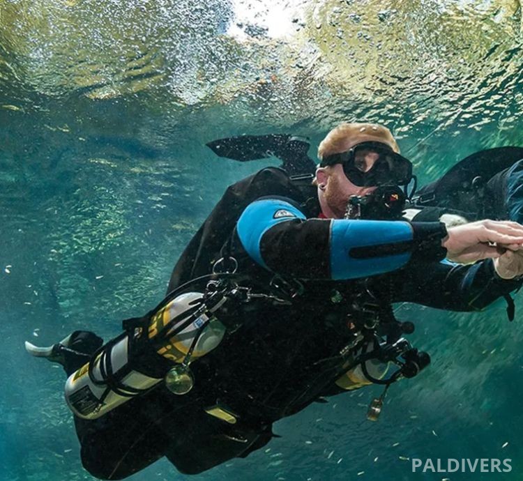 دورة تخصص الغوص بنظام السايد ماونت – PADI Sidemount Diver