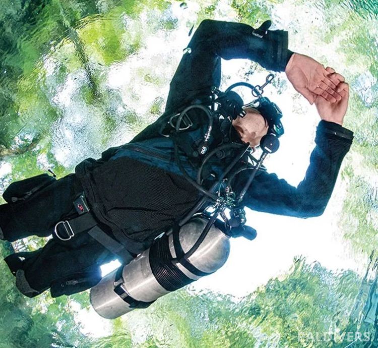 دورة تخصص الغوص بنظام السايد ماونت – PADI Sidemount Diver
