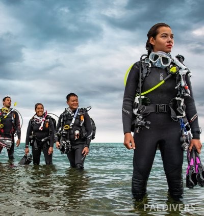 برنامج مرشد غوص المدمج – EFR + Rescue Diver + Divemaster